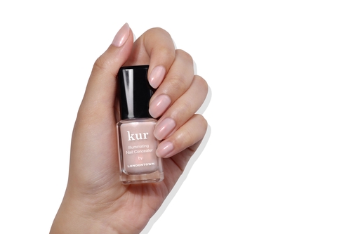 kur Kuma-efektiga Illuminating Nail Concealer küünetugevdaja BUBBLE soe roosa