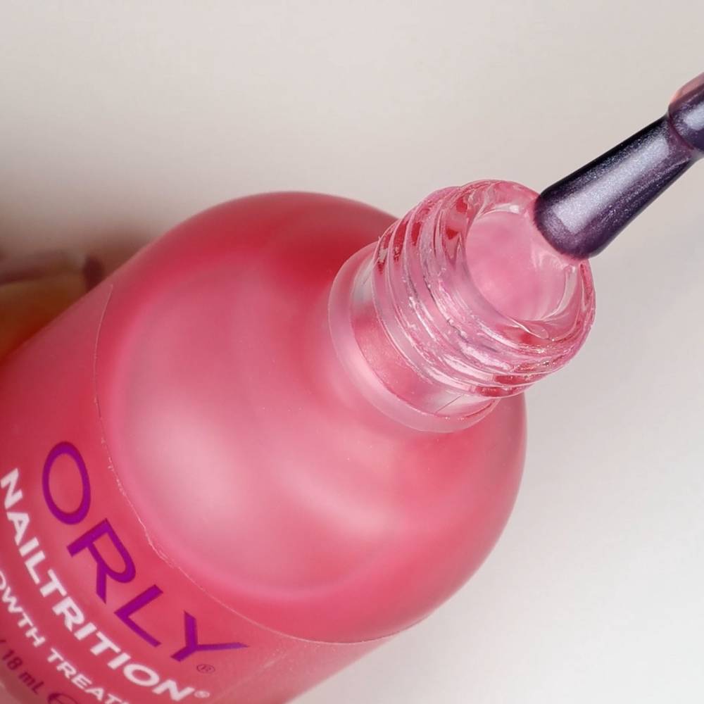 Nailtrition-BottlePull-Still-096200013254 Nailtrition-BottlePull-Still-096200013254